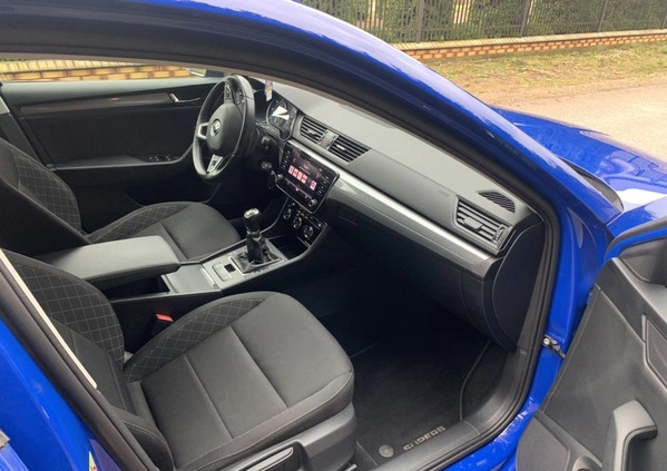 Skoda Superb cena 69900 przebieg: 137000, rok produkcji 2018 z Człopa małe 742